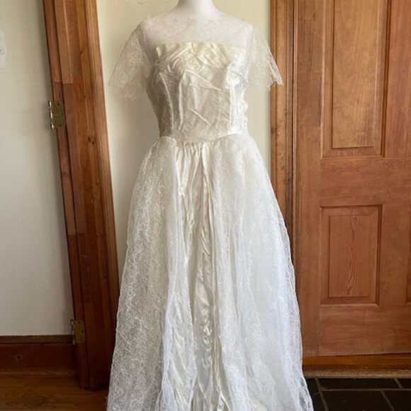 VINTAGE HANDMADE 1959 Princess Empire Waist Satin Lace Wedding Dress Small - Picture 1 of 17